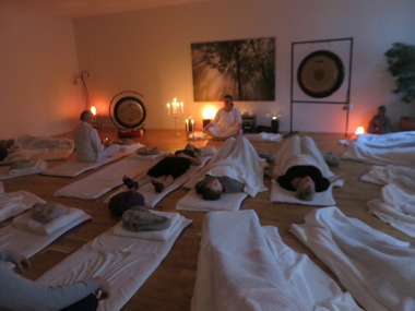 Härlig musik och gongmeditation med Kathleen och Jan från NKYC Härlig musik och gongmeditation med Kathleen och Jan från NKYC