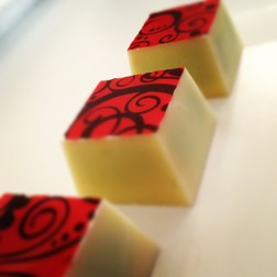 Vitchoklad med grönt Matcha-te Vitchoklad med grönt Matcha-te