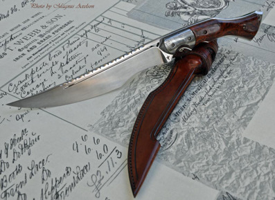 RWL34 Fighter - Damasteel bolster with Redwood burl scales