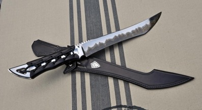 CLI & Leather. Laminated stainless laminate with carbonsteel core from Burt Foster with leather wrapped handle.