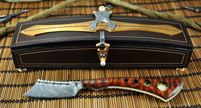 Last Shave - Damasteel blade with Snakewood and bronze handle. Custom made box with Damasteel and bronze fitings.