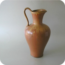 Gunnar Nylund, Rorstrand, stoneware vase ......1 500 SEK