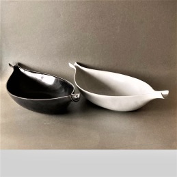 Stig Lindberg Two bowls "Pungo" ........ 2 200 SEK/The pair