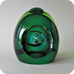 Mona Morales-Schildt Kosta egg sculpture .............1 200 SEK