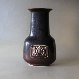 Gunnar Nylund, Rorstrand, stoneware vase ............. 1 200 SEK