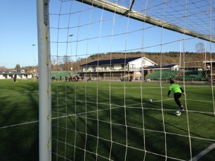 Dags för damallsvensk fotboll på Lindevi IP som dessutom fått nya sittplatsläktare lagom till matchen. Dags för damallsvensk fotboll på Lindevi IP som dessutom fått nya sittplatsläktare lagom till matchen.