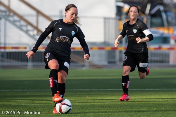 Elin Rubensson och Marlene Sjöberg, KGFC:s målskyttar i bortamatchen mot FC Rosengård. Foto. PER MONTINI Elin Rubensson och Marlene Sjöberg, KGFC:s målskyttar i bortamatchen mot FC Rosengård. Foto. PER MONTINI