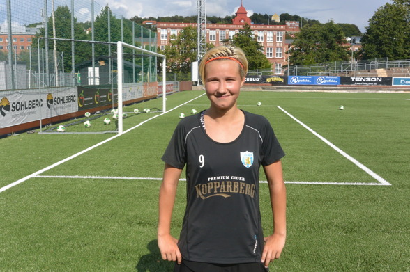 Marika Bergman Lundin var en av alla dem som kämpade och slet under 90 minuter mot Jitex. Men den här gången räckte det inte. Foto: TORE LUND Marika Bergman Lundin var en av alla dem som kämpade och slet under 90 minuter mot Jitex. Men den här gången räckte det inte. Foto: TORE LUND