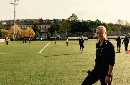Loes Geurts, ännu vid sidan av lagets träningar. Men nu är hon på väg tillbaka big time... Foto: TORE LUND Loes Geurts, ännu vid sidan av lagets träningar. Men nu är hon på väg tillbaka big time... Foto: TORE LUND