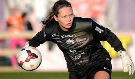 Jennifer Falk har under sin relativt korta karriär hunnit med allsvenskt spel i såväl Jitex (bilden) som Mallbacken. Jennifer Falk har under sin relativt korta karriär hunnit med allsvenskt spel i såväl Jitex (bilden) som Mallbacken.