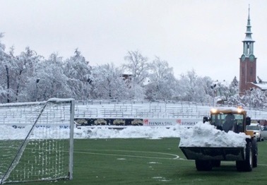 Hatten av för GotEvent som fixade så KGFC kan träna i eftermiddag, trots sökaos. Foto:LASSE SVENSSON Hatten av för GotEvent som fixade så KGFC kan träna i eftermiddag, trots sökaos. Foto:LASSE SVENSSON