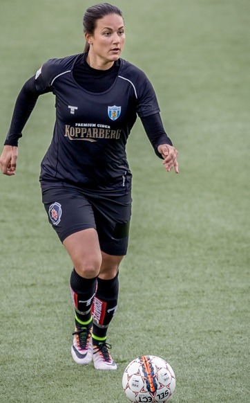 Beata Kollmats har kämpat sig tillbaka efter en svår knäskada. Nu är hon äntligen redo för första allsvenska hemmamatchen på 18 månader. Foto: JESPER PRYTZ Beata Kollmats har kämpat sig tillbaka efter en svår knäskada. Nu är hon äntligen redo för första allsvenska hemmamatchen på 18 månader. Foto: JESPER PRYTZ