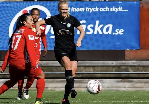Adelina Engman, här på en bild från matchen mot KIF Örebro för någon vecka sedan, trivvs ypperligt mot Kristoianstad. På lördagen gjorde hon tredje målet mot dem på de senaste två matcherna. Foto. PER Adelina Engman, här på en bild från matchen mot KIF Örebro för någon vecka sedan, trivvs ypperligt mot Kristoianstad. På lördagen gjorde hon tredje målet mot dem på de senaste två matcherna. Foto. PER