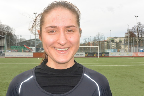 Irvina Bajramovic debuterade i damallsvenskan för en vecka sedan. Nu hoppas hon på mer speltid, redan på lördagen mot Vittsjö. Foto: TORE LUND Irvina Bajramovic debuterade i damallsvenskan för en vecka sedan. Nu hoppas hon på mer speltid, redan på lördagen mot Vittsjö. Foto: TORE LUND