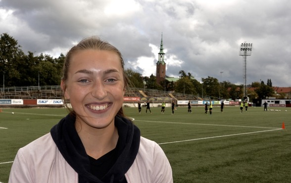 Match mot Eskilstuna på söndag och då sitter som vanligt Victoria Bergquist på läktaren... men nu ser den unga talangen ändå ljuset i tunneln efter sin korsbandsskada. Foto: TORE LUND Match mot Eskilstuna på söndag och då sitter som vanligt Victoria Bergquist på läktaren... men nu ser den unga talangen ändå ljuset i tunneln efter sin korsbandsskada. Foto: TORE LUND