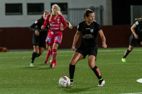 Tack Anna Ahlstrand för dina år som spelare, förebild och kompis i KGFC, 2002-2005 och 2009-2016. Foto: PER MONTINI Tack Anna Ahlstrand för dina år som spelare, förebild och kompis i KGFC, 2002-2005 och 2009-2016. Foto: PER MONTINI