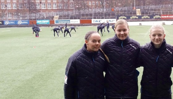 F19-truppen för våren 2017 är spikad. Frida Wingdell, Qviding, Tove Mattsson, Älvsborg, och Emma Nilsson, Landvetter, är tre av alla duktiga spelare som nu får chansen i högsta F19-serien. F19-truppen för våren 2017 är spikad. Frida Wingdell, Qviding, Tove Mattsson, Älvsborg, och Emma Nilsson, Landvetter, är tre av alla duktiga spelare som nu får chansen i högsta F19-serien.