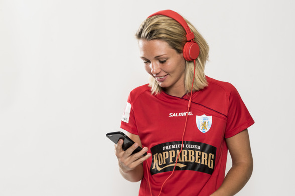 KGFC:s låt på Damallsvenskans egen Spotyfy-lista är sköna 'Bazardeé' med KeBlack. En låt som fler i laget än Jennifer Falk gillar. KGFC:s låt på Damallsvenskans egen Spotyfy-lista är sköna 'Bazardeé' med KeBlack. En låt som fler i laget än Jennifer Falk gillar.
