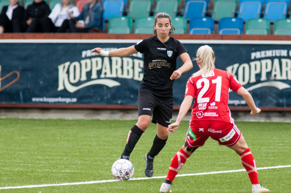 Annahita Zamanian gjorde ett piggt inhopp mot Djurgården. Men KGFC föll dessvärre ändå. Foto: PER MONTINI Annahita Zamanian gjorde ett piggt inhopp mot Djurgården. Men KGFC föll dessvärre ändå. Foto: PER MONTINI
