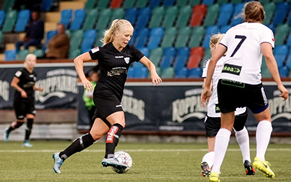 Adelina Engmans mål gav KGFC segern mot Piteå när allsvenskan startade om efter sommaruppehållet. Foto: PER MONTINI Adelina Engmans mål gav KGFC segern mot Piteå när allsvenskan startade om efter sommaruppehållet. Foto: PER MONTINI