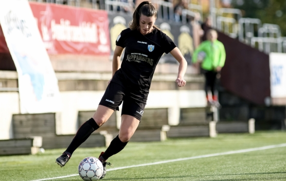 Pauline Hammarlund har gjort fyra mål på de fem senaste matcherna mot FC Rosengård. Nu vill hon spä på den skörden. Foto: PER MONTINI Pauline Hammarlund har gjort fyra mål på de fem senaste matcherna mot FC Rosengård. Nu vill hon spä på den skörden. Foto: PER MONTINI