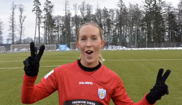 Julia Roddar visade varför hon spelar i det svenska landslaget. Gjorde en mycket bra tävlingsdebut för KGFC. Foto: TORE LUND Julia Roddar visade varför hon spelar i det svenska landslaget. Gjorde en mycket bra tävlingsdebut för KGFC. Foto: TORE LUND