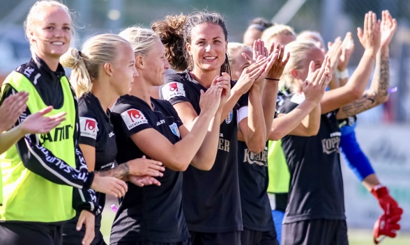 Kapten Beata Kollmats blickar framåt – mot nästa match och mot flytten till Ullevi! Foto: PER MONTINI Kapten Beata Kollmats blickar framåt – mot nästa match och mot flytten till Ullevi! Foto: PER MONTINI