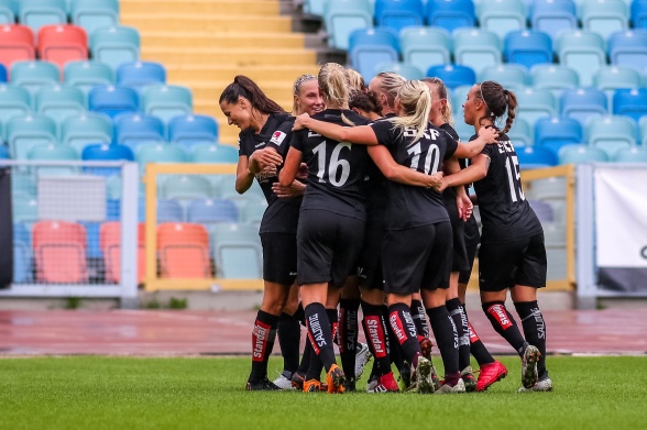 LB07 väntar på lördagen. I händelse av seger snackar vi serieledning – åtminstone under ett dygn. Foto: PER MONTINI LB07 väntar på lördagen. I händelse av seger snackar vi serieledning – åtminstone under ett dygn. Foto: PER MONTINI