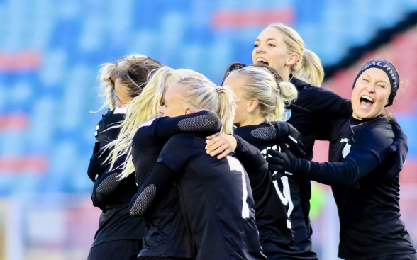 Lördagens eufori lever fortfarande kvar, men nu väntar Lidköping i cupen. Sista matchen i år – och superviktigt med seger! Foto: PER MONTINI Lördagens eufori lever fortfarande kvar, men nu väntar Lidköping i cupen. Sista matchen i år – och superviktigt med seger! Foto: PER MONTINI