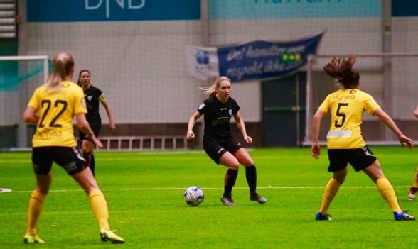 Det blev förlust i söndagens match mot norska mästarna LSK Kvinner. Lägret I Norge har dock gett många positiva svar till Elin Rubensson och de andra spelarna. Foto: STØTT NORSK KVINNEFOTBALL Det blev förlust i söndagens match mot norska mästarna LSK Kvinner. Lägret I Norge har dock gett många positiva svar till Elin Rubensson och de andra spelarna. Foto: STØTT NORSK KVINNEFOTBALL