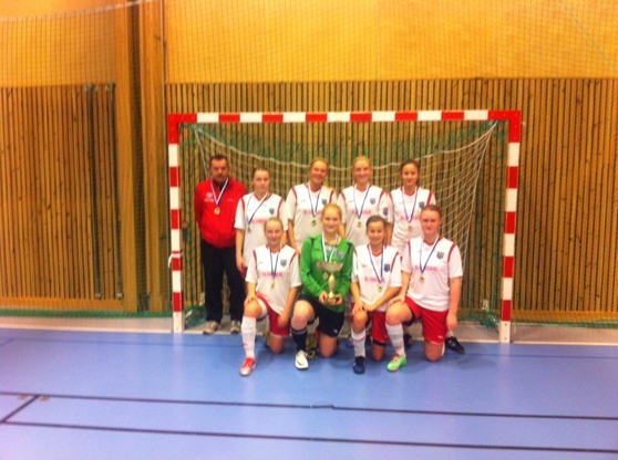 IS Halmia F17 efter guldet i Futsal-DM IS Halmia F17 efter guldet i Futsal-DM