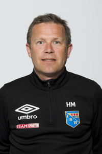 Tränare Håkan Magnusson har en del att fundera över efter storförlusten borta mot Umeå Södra FF. Tränare Håkan Magnusson har en del att fundera över efter storförlusten borta mot Umeå Södra FF.