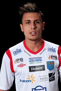 Bolltrollaren Kamal Mostafa missar kvällens match pga sin sträckning i baksida lår, ett tufft avbräck för Halmia då Kamal skapar mycket på egen hand. Bolltrollaren Kamal Mostafa missar kvällens match pga sin sträckning i baksida lår, ett tufft avbräck för Halmia då Kamal skapar mycket på egen hand.
