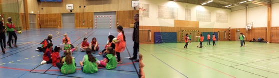IS Halmia senaste projekt Fotboll utan gränser har redan lockat många ungdomar att testa fotboll. Foto Christoffer Andréasson IS Halmia senaste projekt Fotboll utan gränser har redan lockat många ungdomar att testa fotboll. Foto Christoffer Andréasson