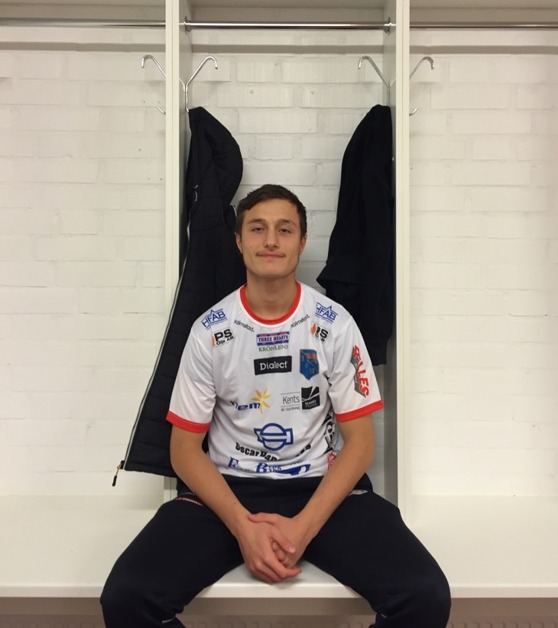 Pojklandslagsspelaren Zemri Callaku tar klivet från Halmia Academy till Halmias A-lag. Foto: Leif Jönsson Pojklandslagsspelaren Zemri Callaku tar klivet från Halmia Academy till Halmias A-lag. Foto: Leif Jönsson