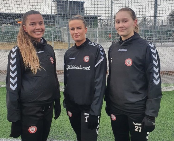 Triss i Halmianer. Under måndagen tränade Azra Tokovic, Moa Jönsson och Alva Johansson med Allsvenska KDFF. Foto: Kristianstads DFF Triss i Halmianer. Under måndagen tränade Azra Tokovic, Moa Jönsson och Alva Johansson med Allsvenska KDFF. Foto: Kristianstads DFF