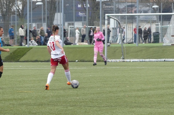 Azra Tokovic gjorde två av målen när Halmia besegrade Lörby och tog tredje raka segern. Foto: IS Halmia