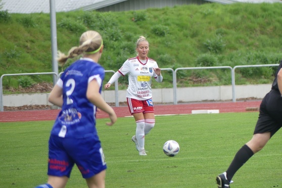 Alicia Hansson var tillbaka i startelvan för första gången sedan hon kom hem från college. Foto: IS Halmia Alicia Hansson var tillbaka i startelvan för första gången sedan hon kom hem från college. Foto: IS Halmia