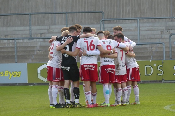 Intensiva dagar väntar för herrlaget med två matcher på fyra dagar. Först ut är Vejby borta. Foto: IS Halmia Intensiva dagar väntar för herrlaget med två matcher på fyra dagar. Först ut är Vejby borta. Foto: IS Halmia