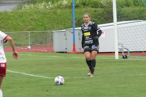 Halmias burväktare Matilda Brovall fick bekänna färg i andra halvlek, men hon och Halmia stod pall och fixade tre poäng. Foto: IS Halmia Halmias burväktare Matilda Brovall fick bekänna färg i andra halvlek, men hon och Halmia stod pall och fixade tre poäng. Foto: IS Halmia