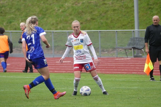 Lånet från allsvenska Kristianstads DFF, Elin Sjöström får på grund av regler inte delta i kvällens match. Foto: IS Halmia Lånet från allsvenska Kristianstads DFF, Elin Sjöström får på grund av regler inte delta i kvällens match. Foto: IS Halmia