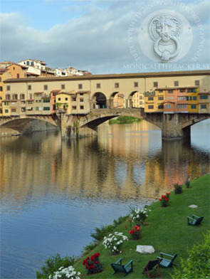 Florencefärgade stolar längs Arno