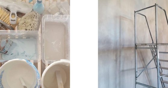 Chalk Paint™ på vägg med effekt som betong eller flagad puts.