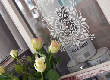 Chalk Paint fäster på nästan alla material. Trä, järn, betong, glas och porslin. Chalk Paint fäster på nästan alla material. Trä, järn, betong, glas och porslin.