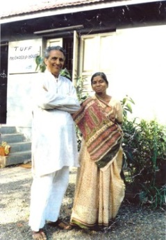 Tidigt foto på Bhikhu och Kokila Vyas Tidigt foto på Bhikhu och Kokila Vyas