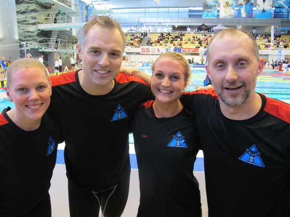 Väsby Sim med Petra Granlund,  Jan Karlsson, Sara Thydén och Daniel Carlsson simmade hem ett fint svenskt rekord i klassen 120-159 år