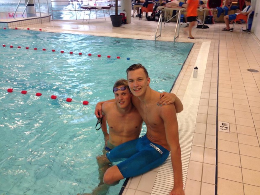 Fina finalsimningar av några medlemmar i svensk simnings framid - Petter Fredriksson Hajen och ISak Eliassson MASS. Petter missade finalen på 200m ryggsim med minsta möjliga marginal och Isak persdae i finalen på 100m fritt.