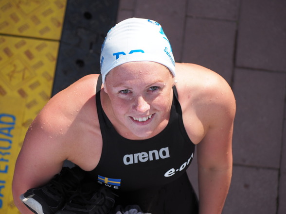 Elin Podeus vann JSM-titeln på 200m fjärilsim. Elin från Norrköpings KK