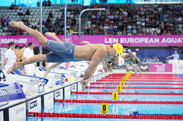 Johannes Skagius och Erik Persson åkte ut i semifinalen på 100m bröstsim