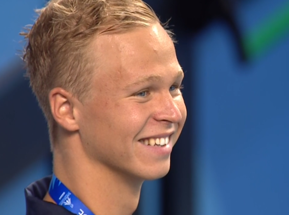 Nyklippt guldmedaljör med ett nytt svenskt rekord på 1500m fritt. En bra dag för en simmare från Nässjö och Jönköping.